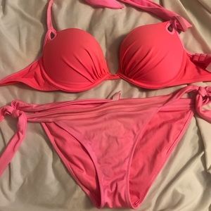 Victoria’s secret bathing suit 36C medium bottoms